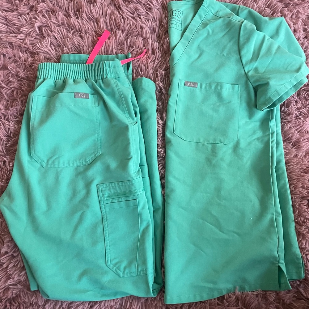 FIGS scrubs